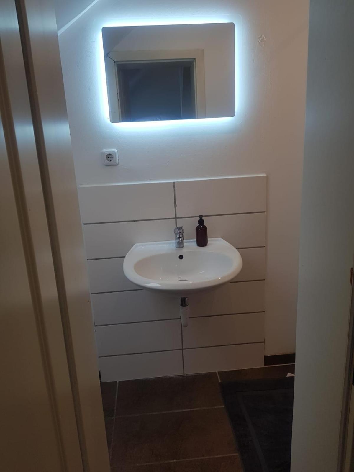 Apartments Fuer Monteure - ไฮล์บรอนน์ ภายนอก รูปภาพ